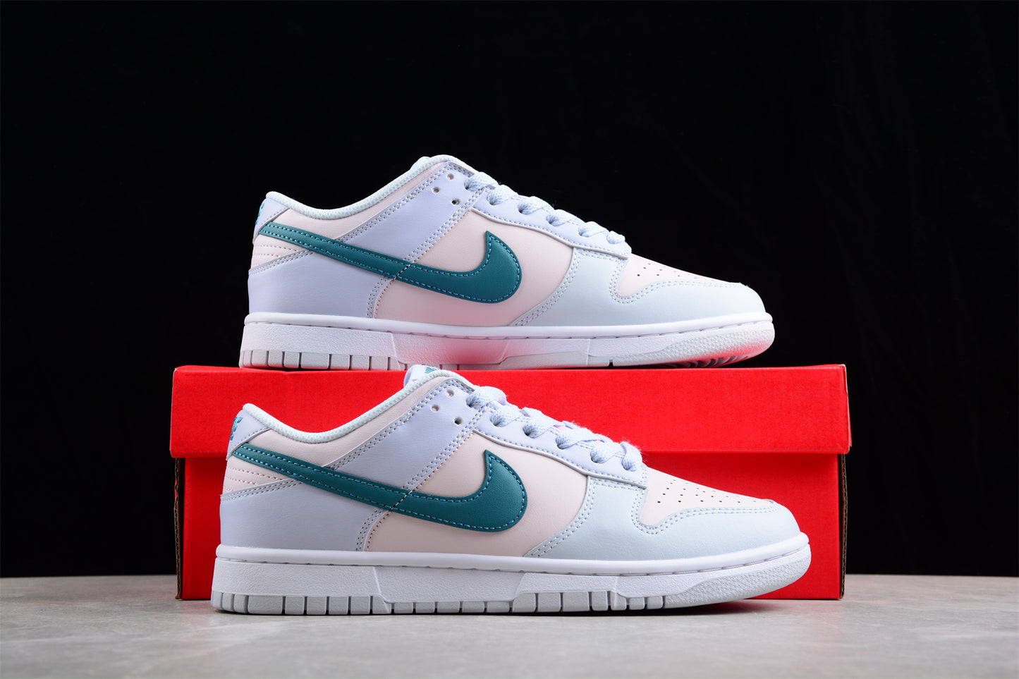 Dunk Low mineral teal