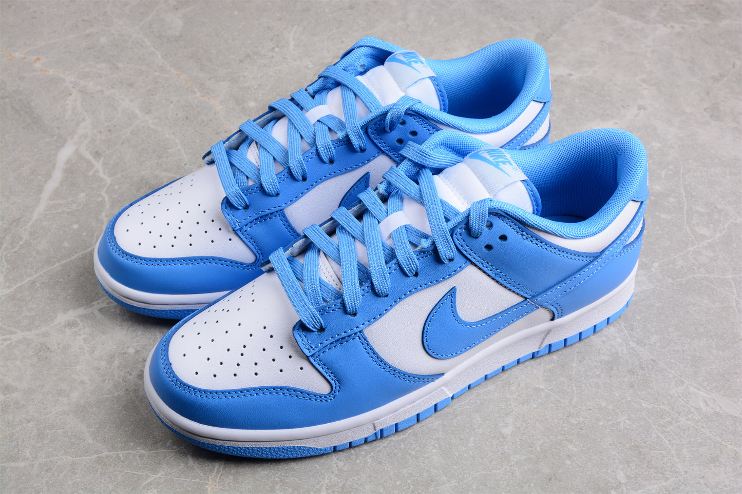 Dunk Low UNC
