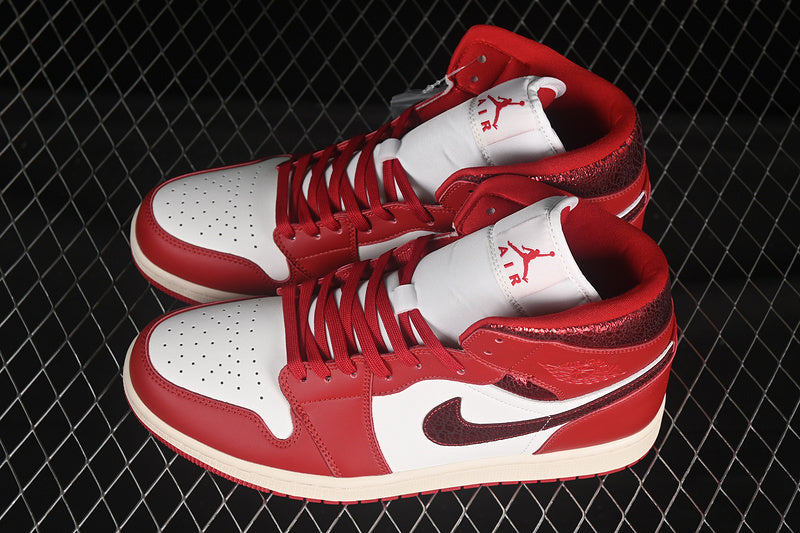 Jordan 1 Mid cracked red