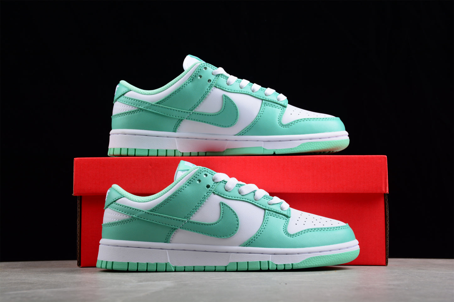 Dunk Low green glow