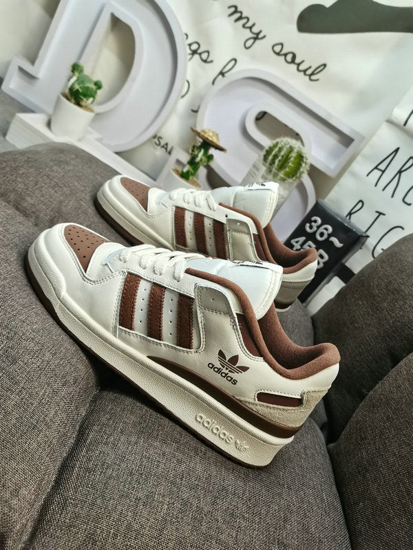 Forum white brown