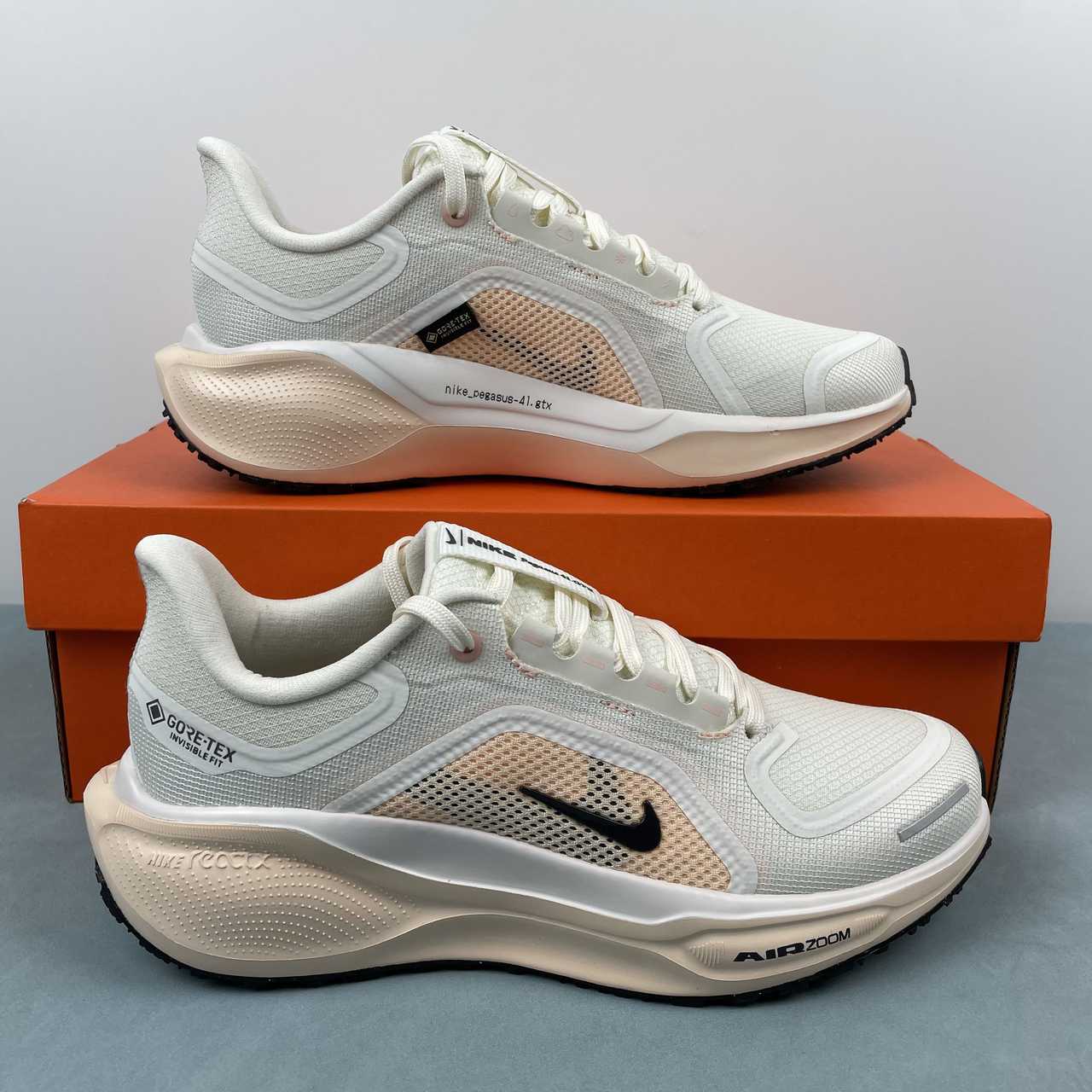 Zoom Pegasus 41 sail