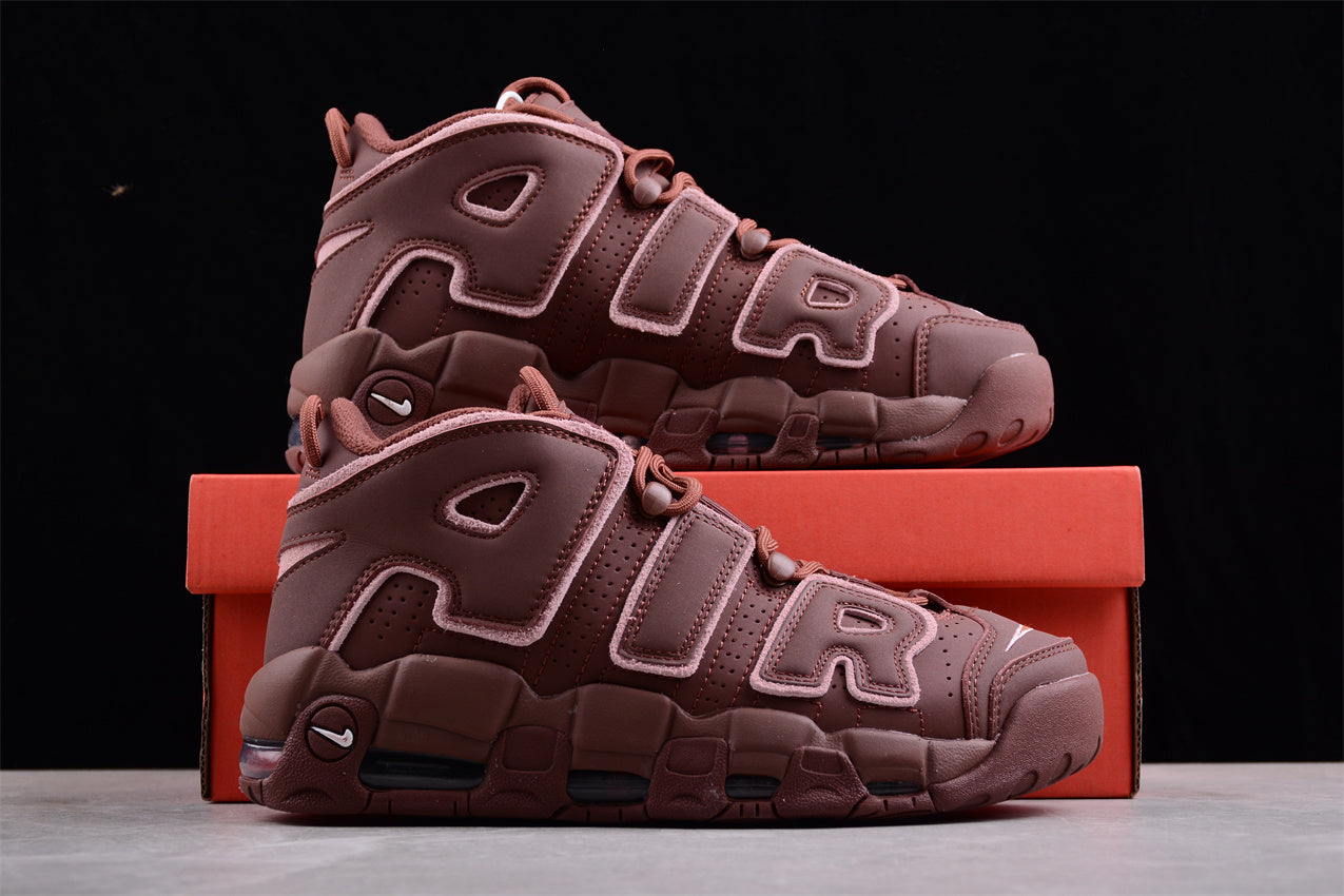 UpTempo dark pony