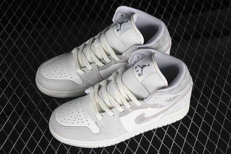 Jordan 1 Mid smoke grey