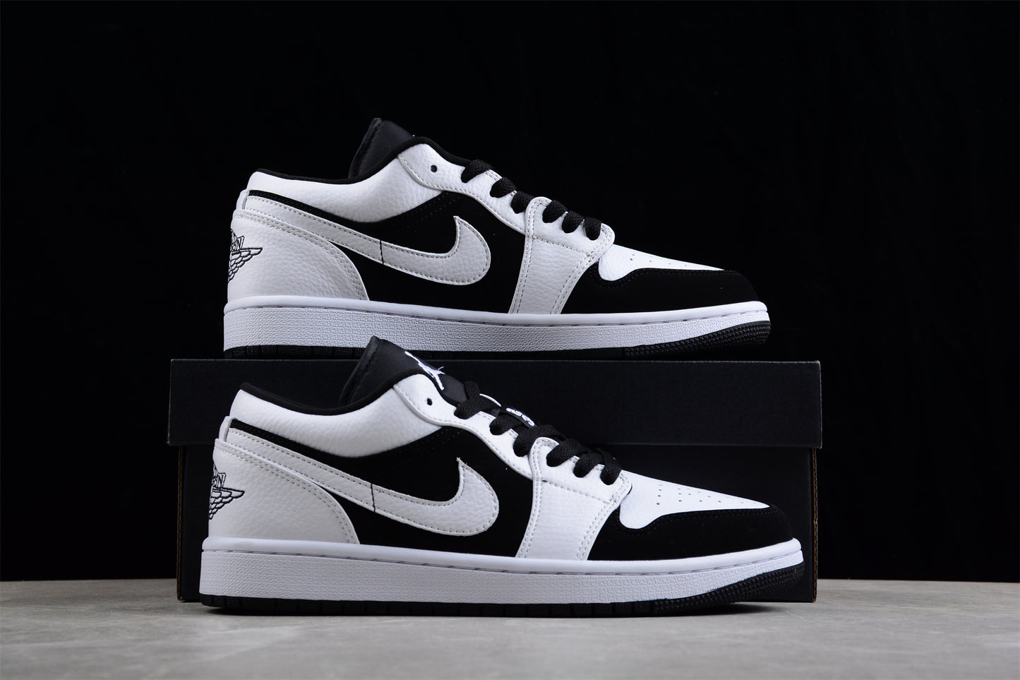 Jordan 1 Low reverse panda