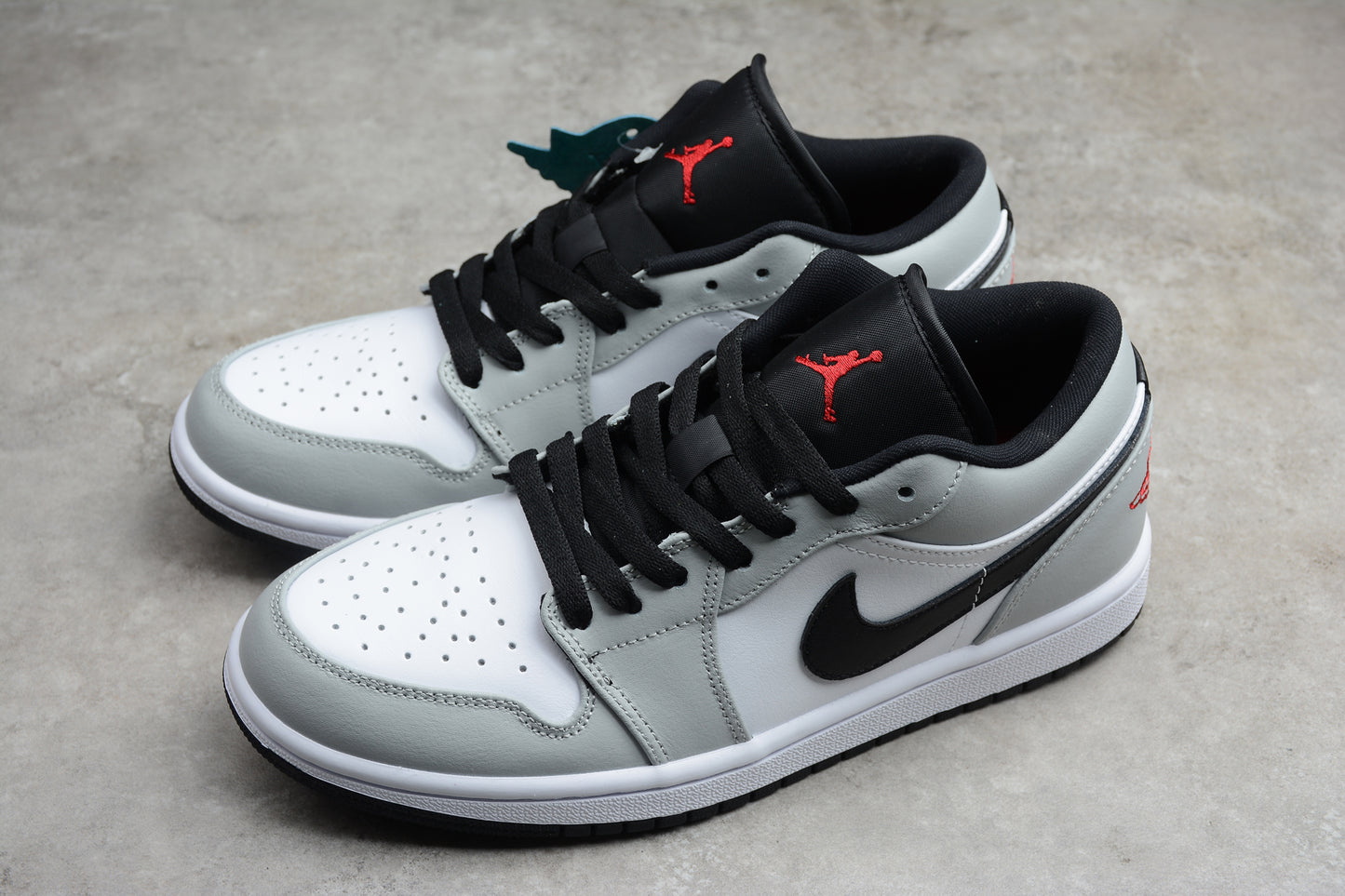 Jordan 1 Low light smoke grey