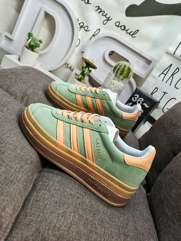 Gazelle bold semi green sparks