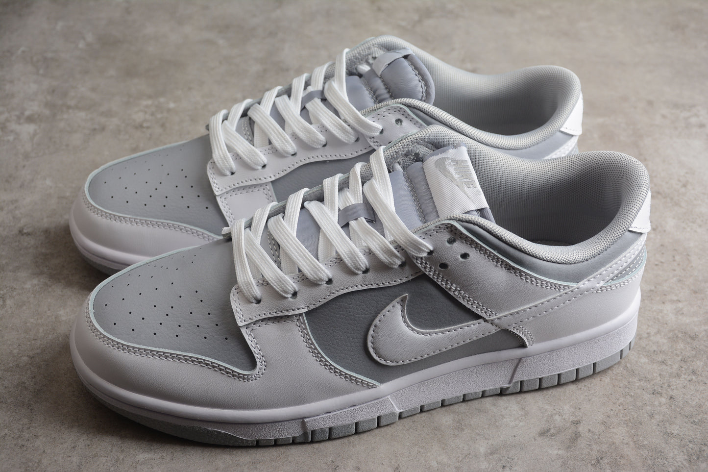 Dunk Low white grey