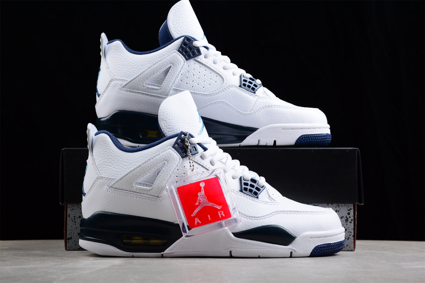 Jordan 4 columbia
