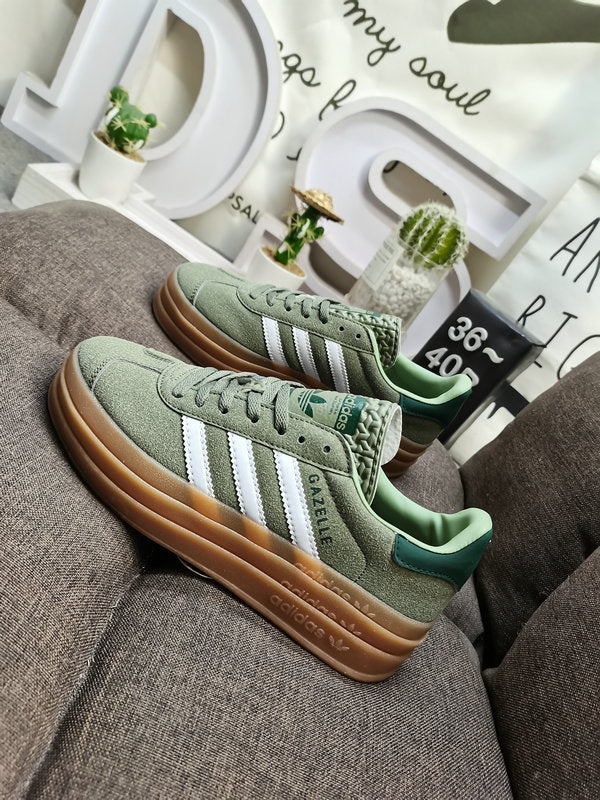 Gazelle bold olive green