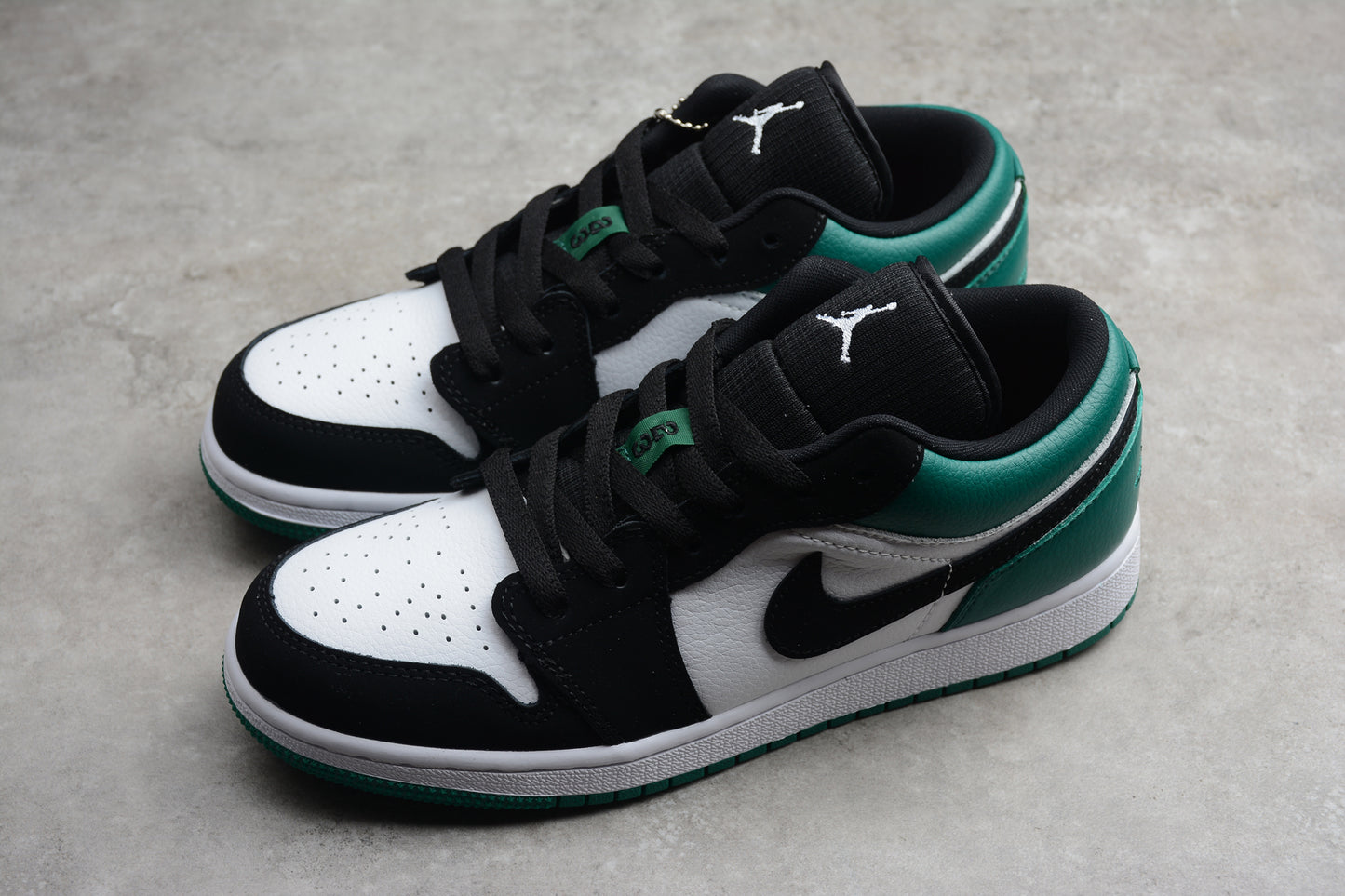 Jordan 1 Low mystic green
