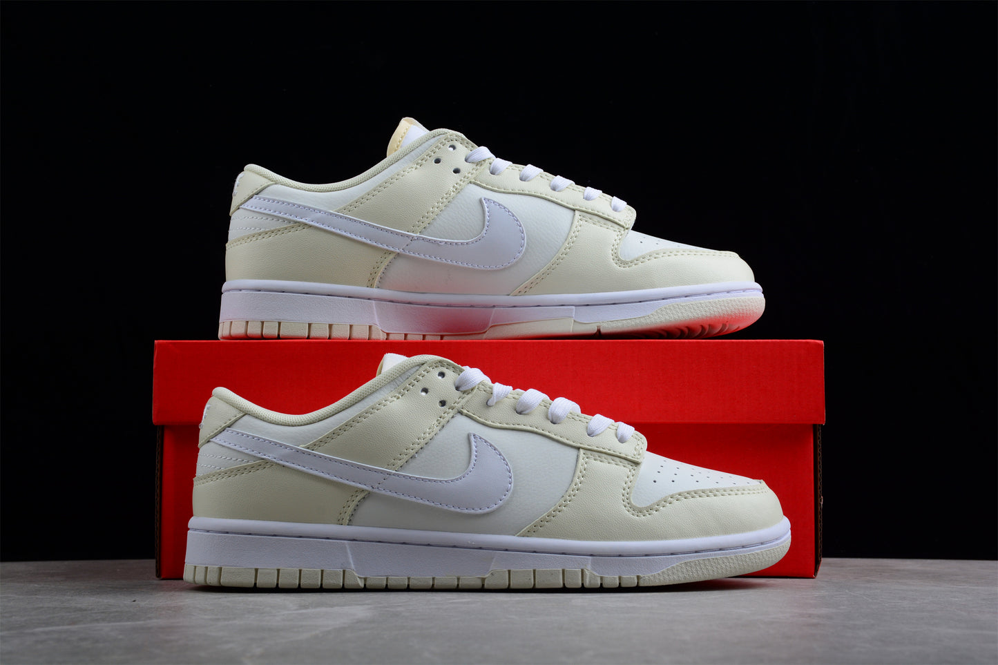Dunk Low pastel yellow