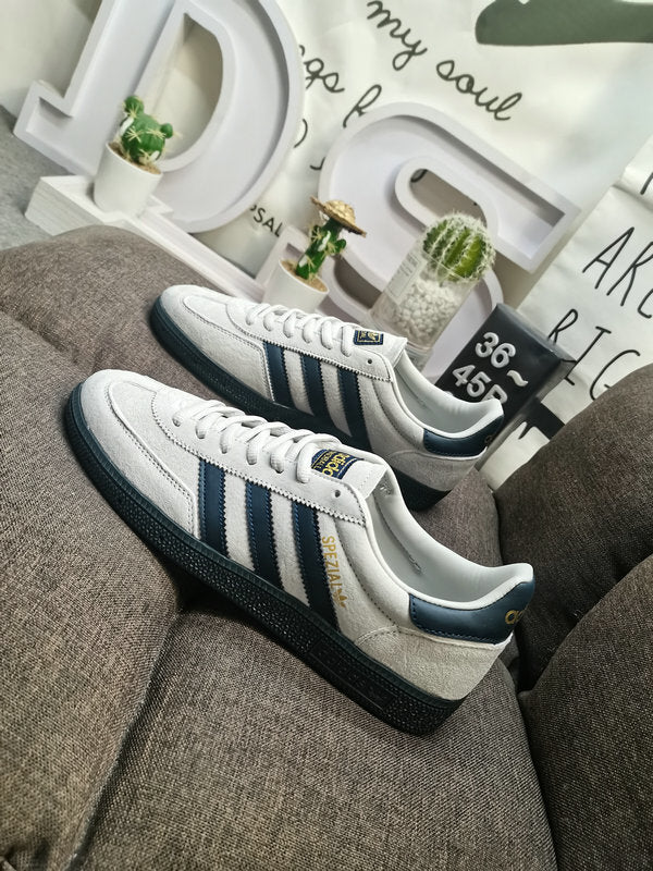 Spezial off white black