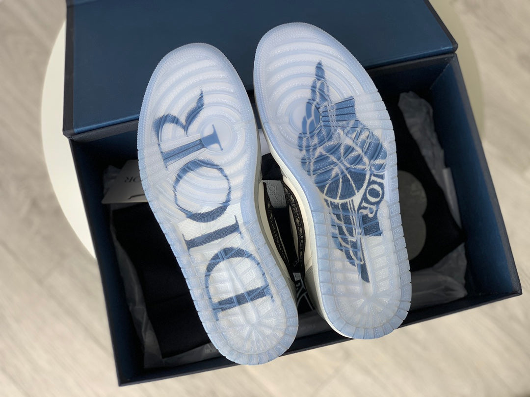Jordan 1 Low x DIOR