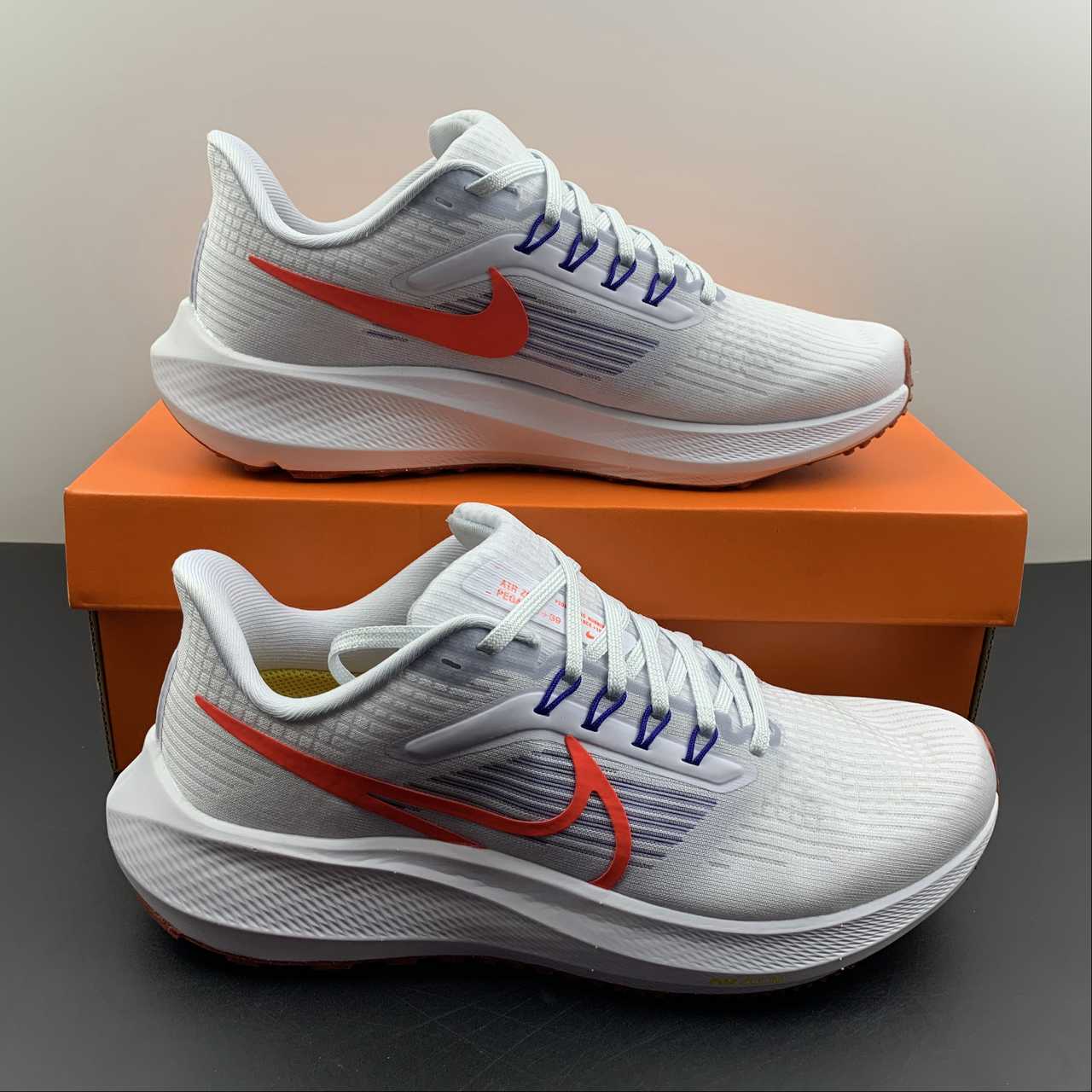 Zoom Pegasus 39 white orange