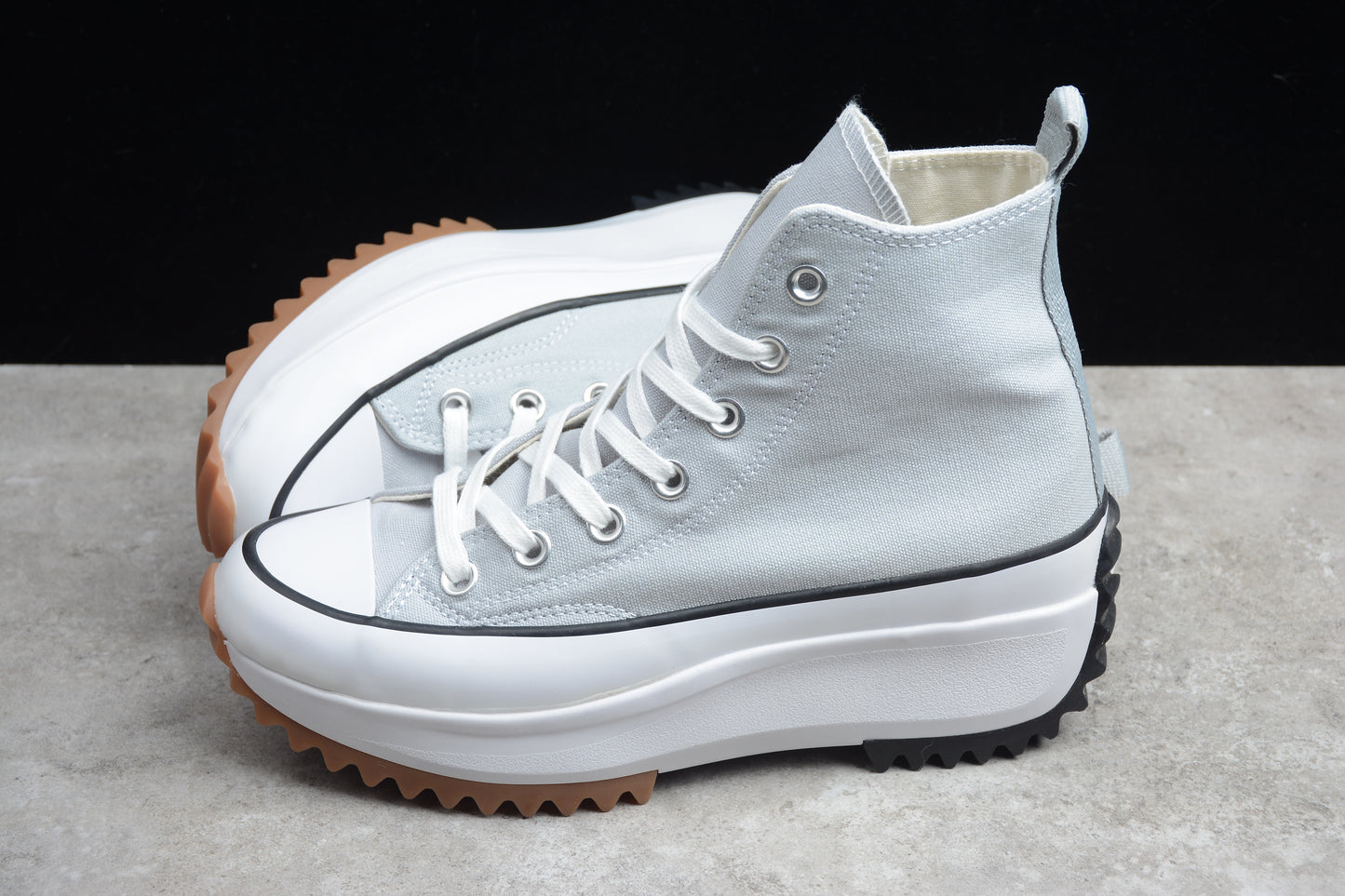 Converse run star hike sky