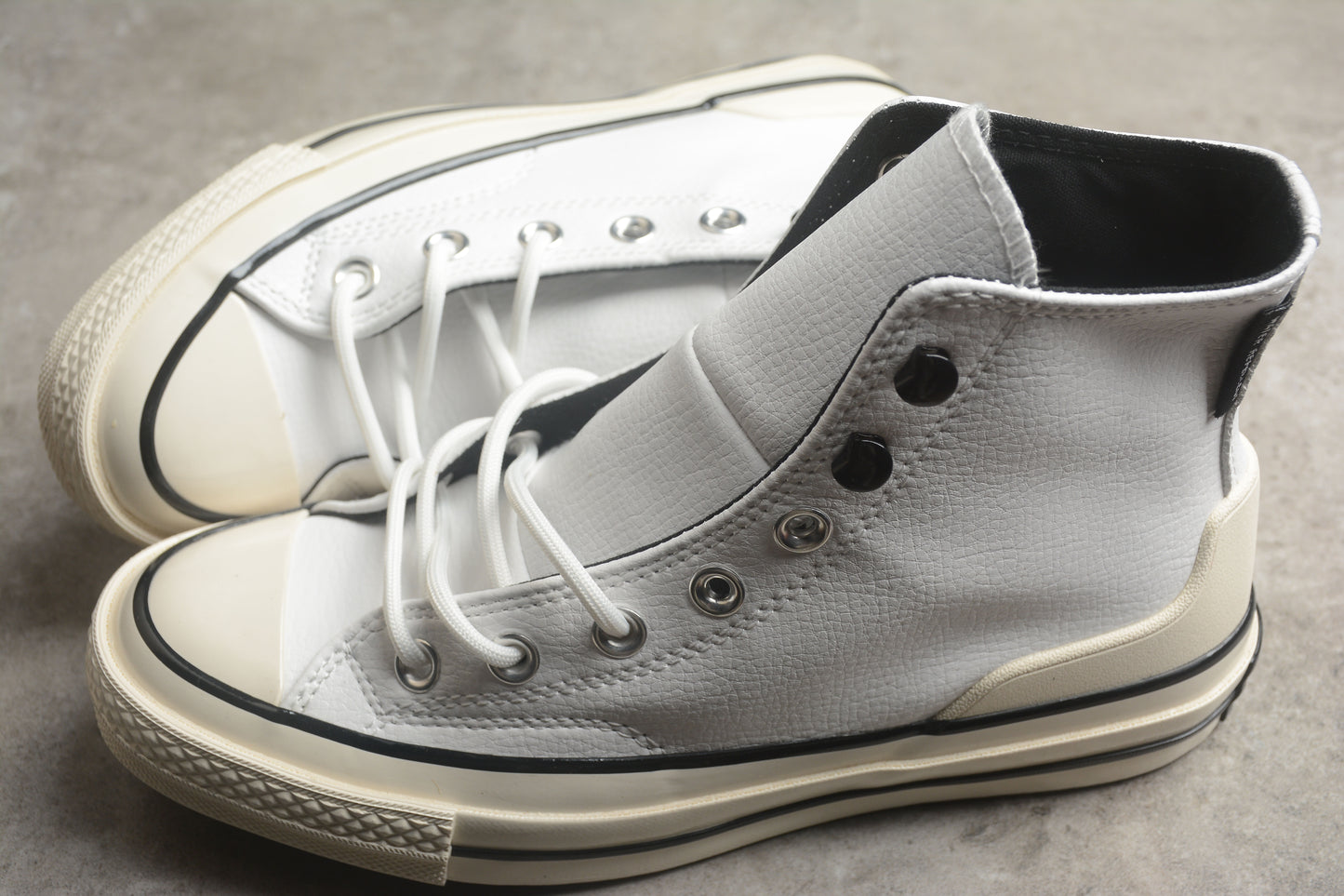 Converse heel edge glow