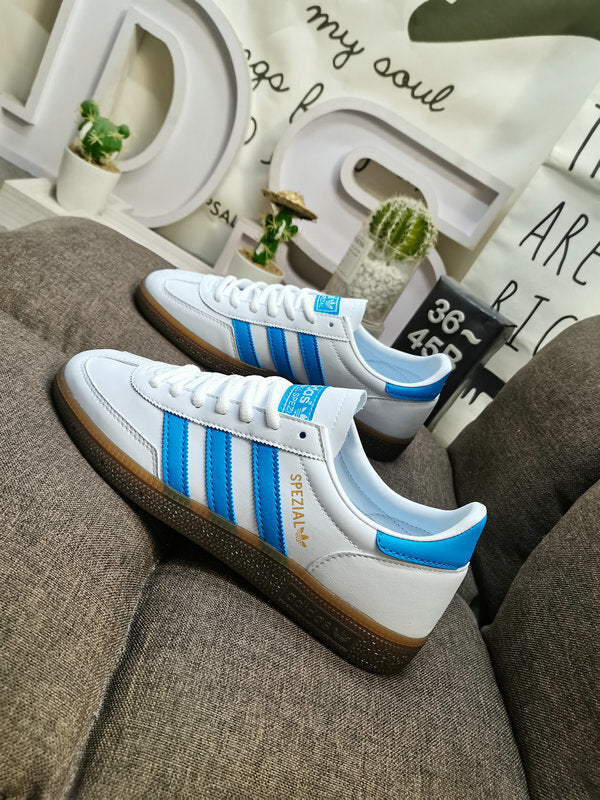 Spezial white blue