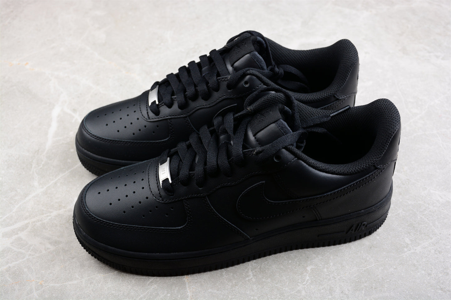 Air Force 1 basic black