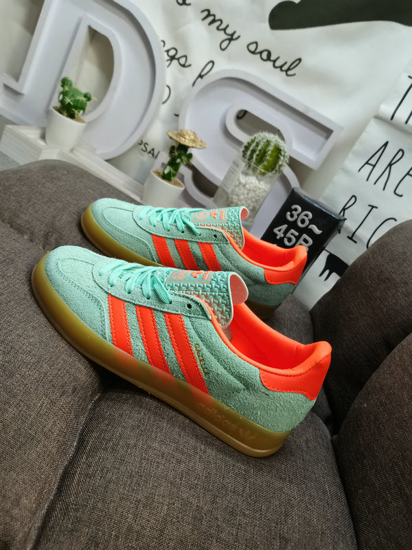 Gazelle mint orange