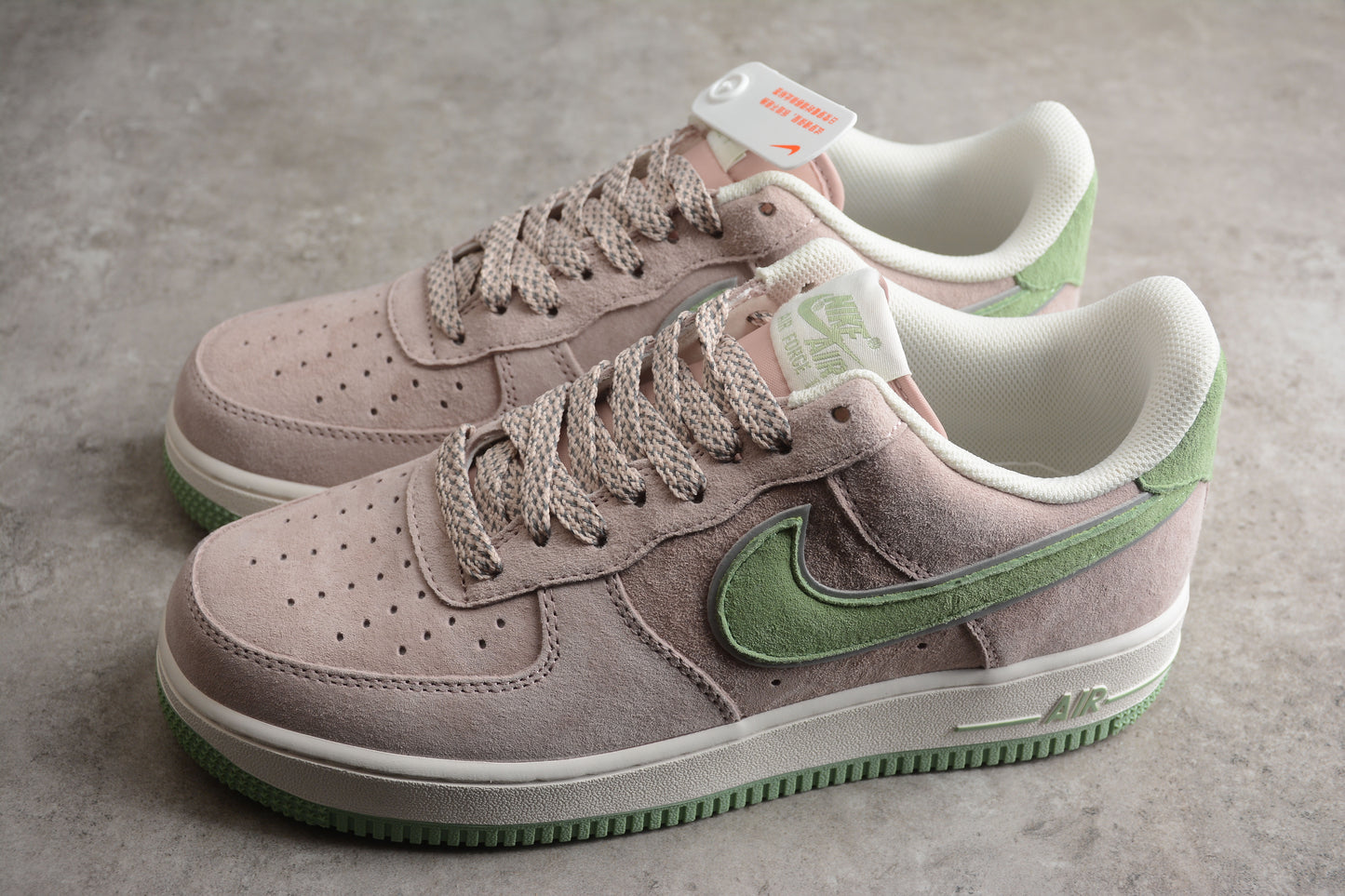Air Force 1 suede pink
