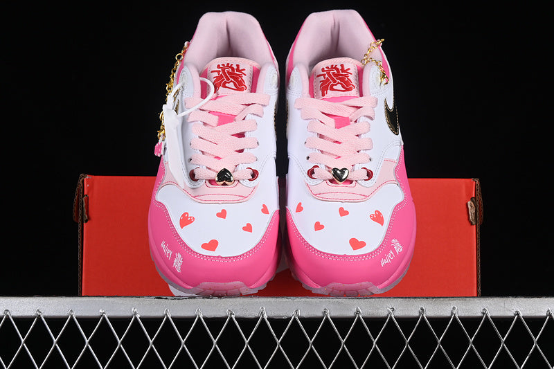Air Max 1 fucsia hearts
