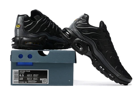 Nike TN triple black