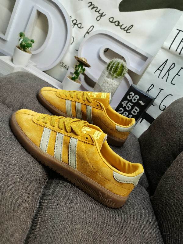 Bermuda mustard white