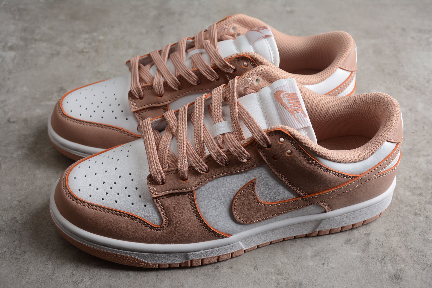 Dunk Low rose whisper