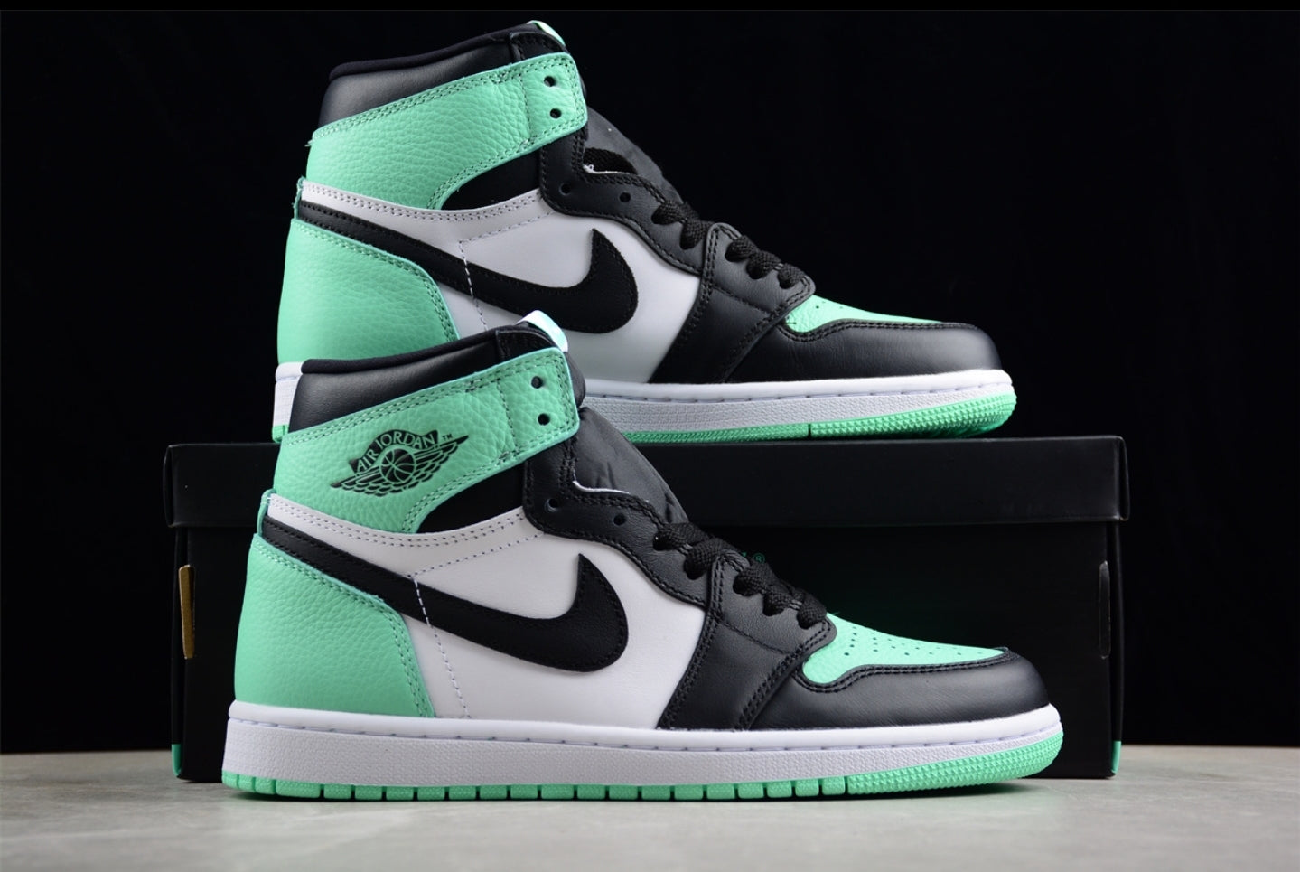 Jordan 1 High green glow