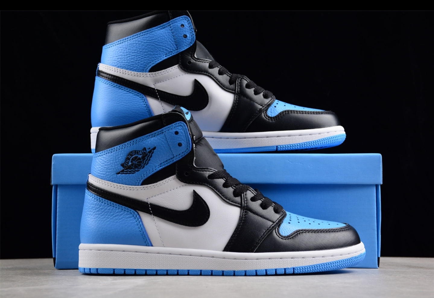 Jordan 1 High unc toe