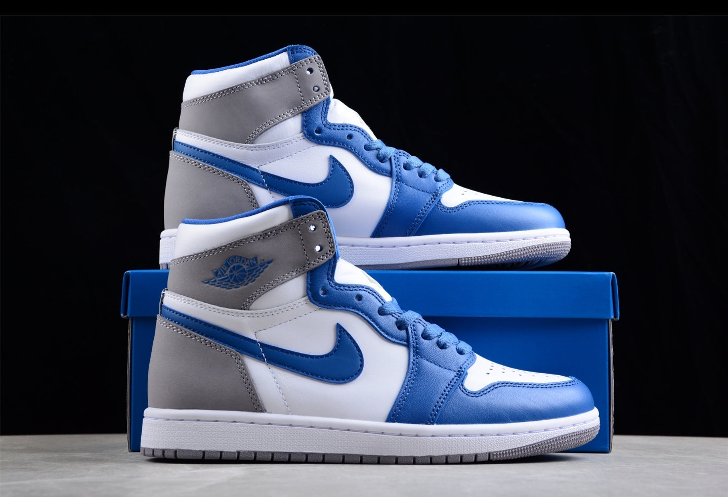 Jordan 1 High true blue