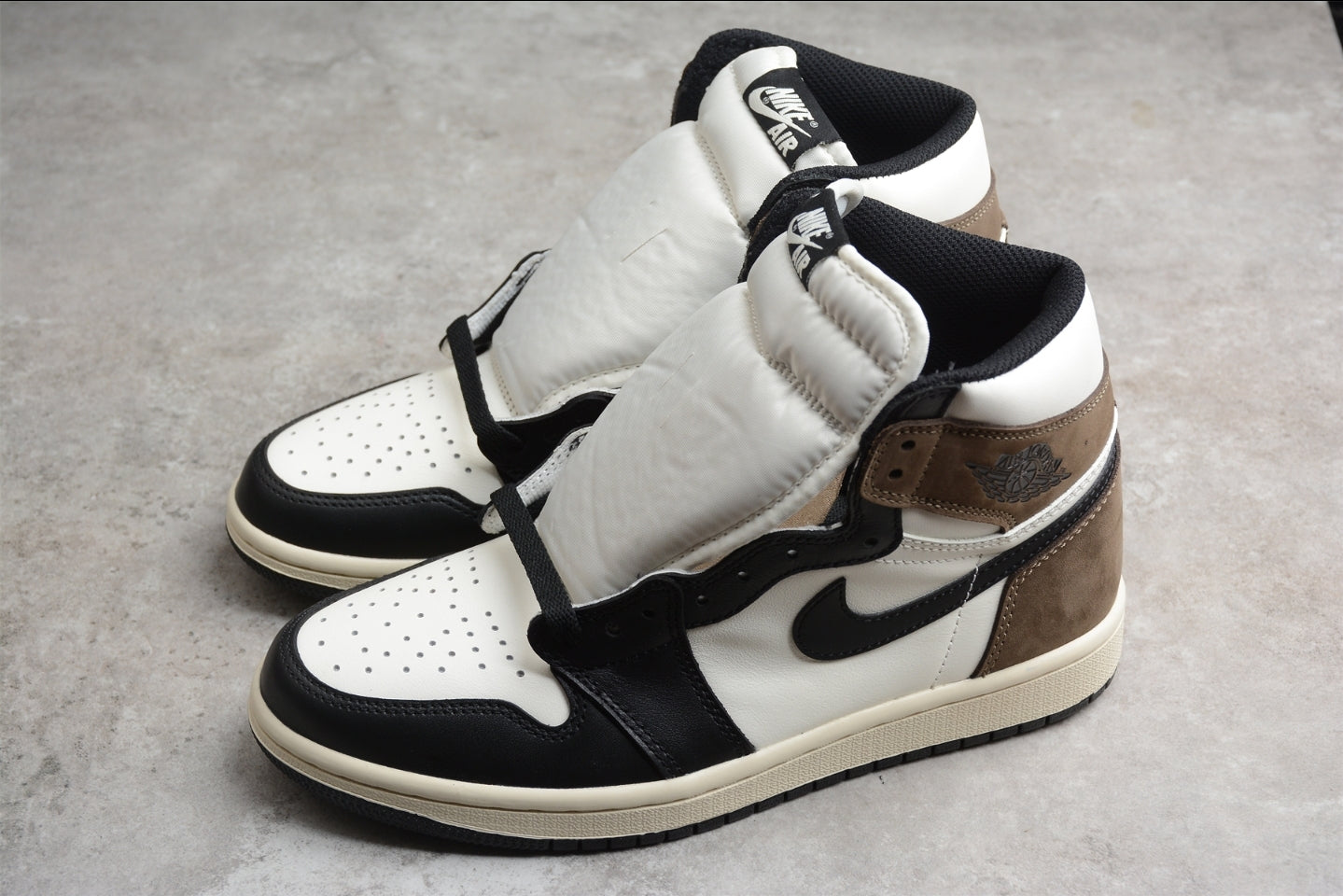 Jordan 1 High mocha
