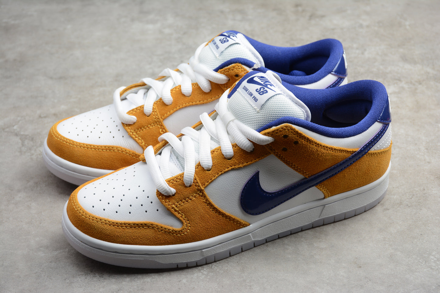 Dunk SB Low laser orange