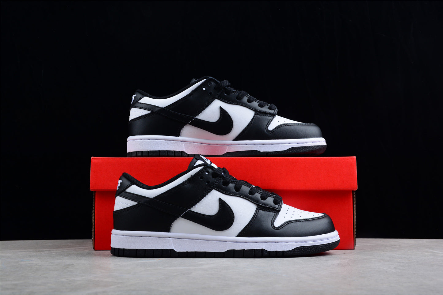 Dunk Low panda