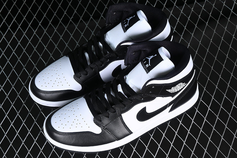 Jordan 1 Mid panda