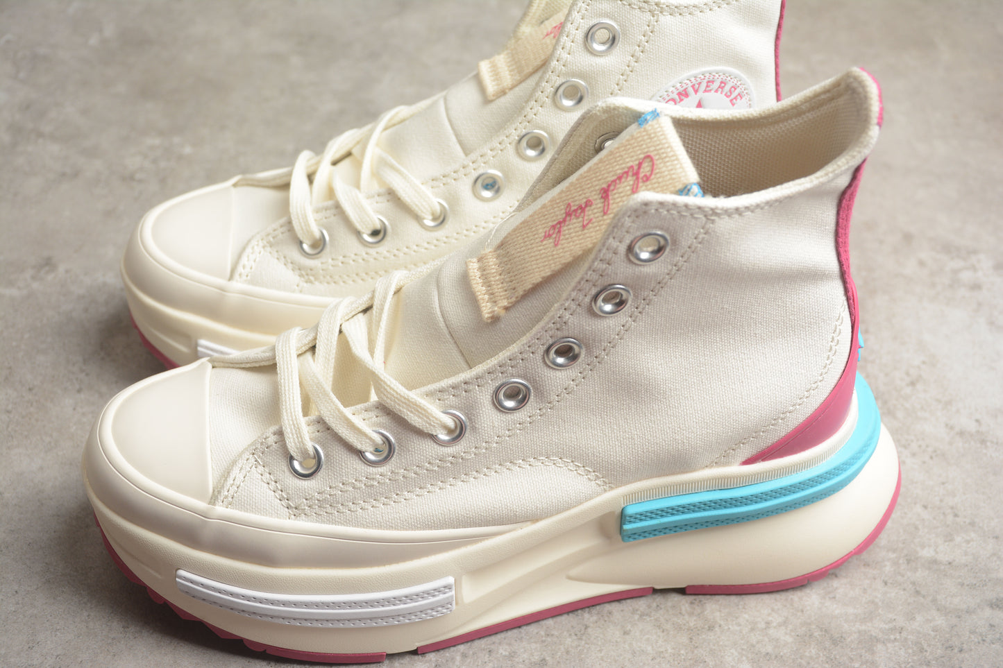 Converse run star legacy white and pink