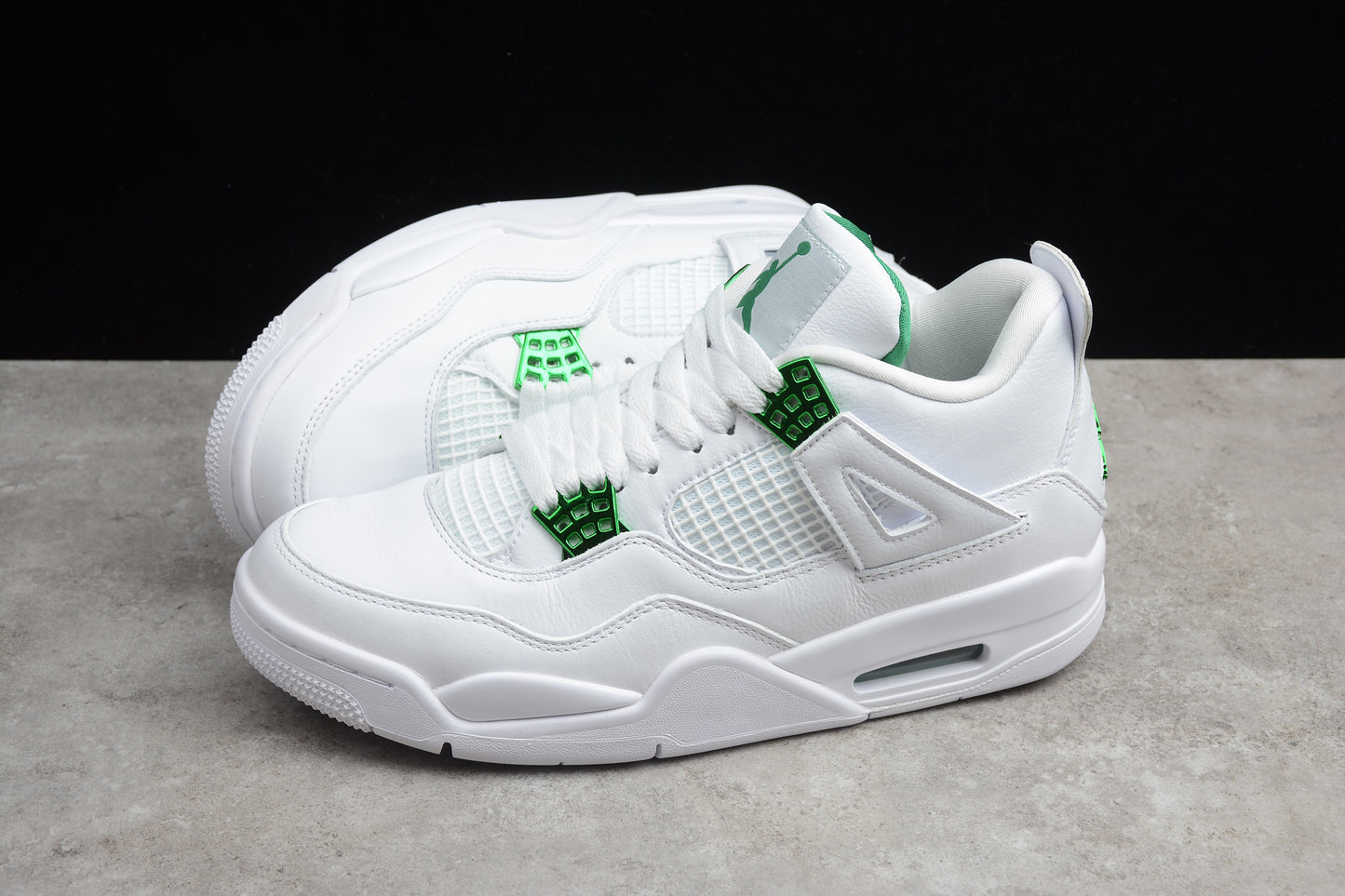 Jordan 4 metallic green