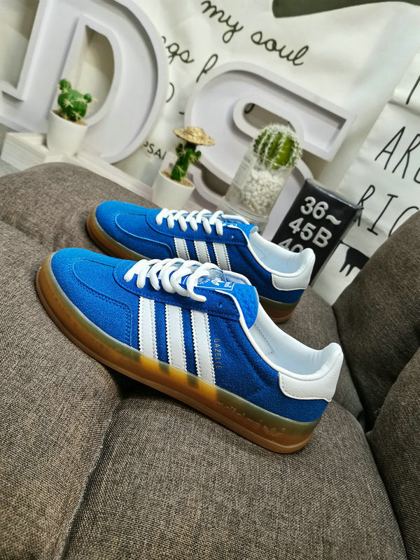 Gazelle indoor blue