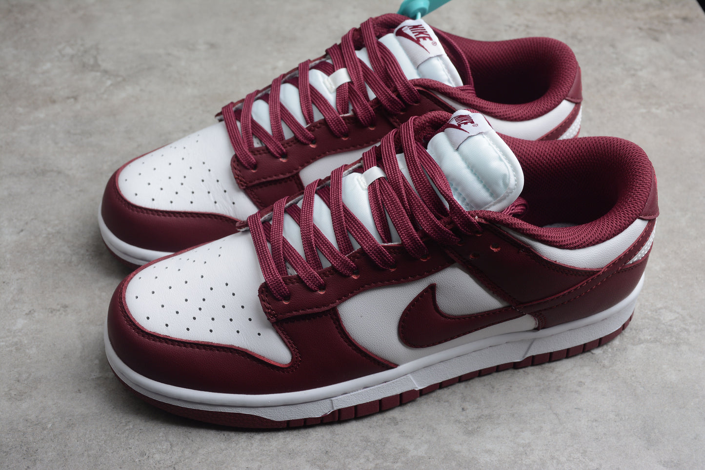 Dunk Low burgundy