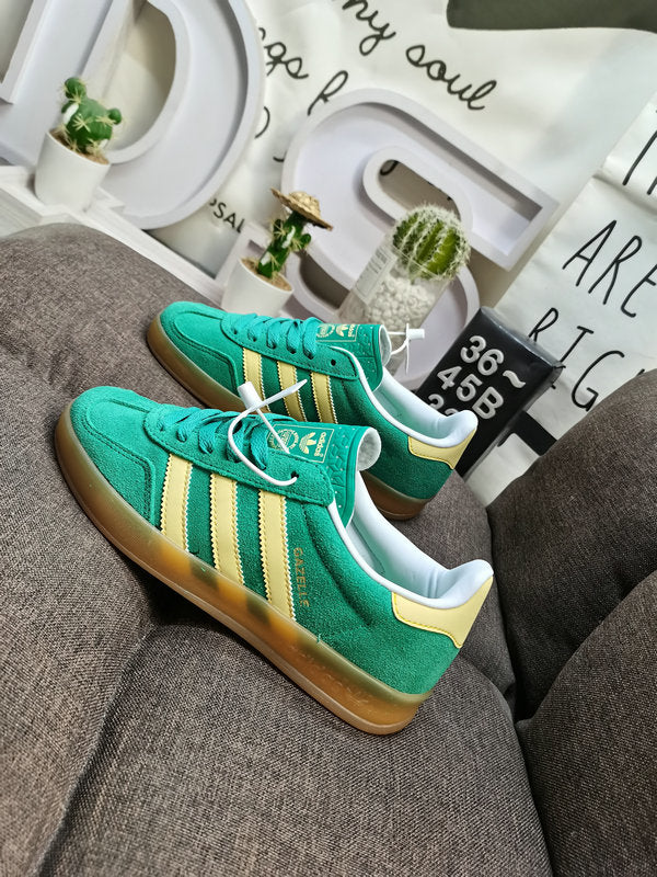 Gazelle indoor green yellow