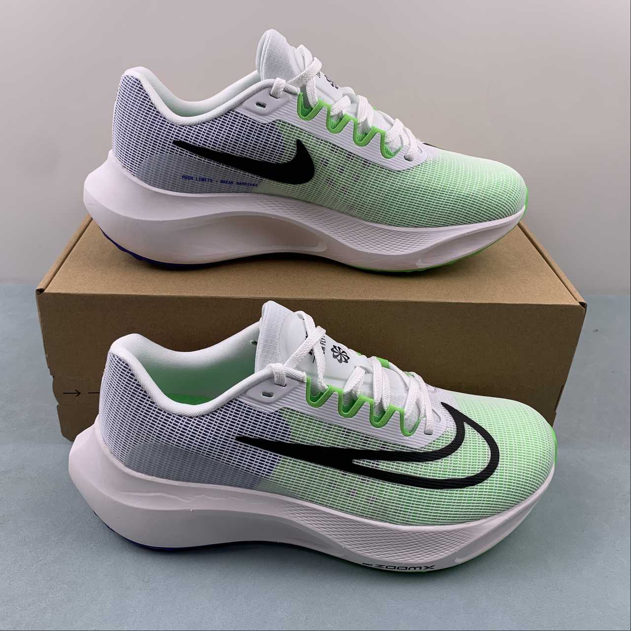 Zoom Fly 5 green white black