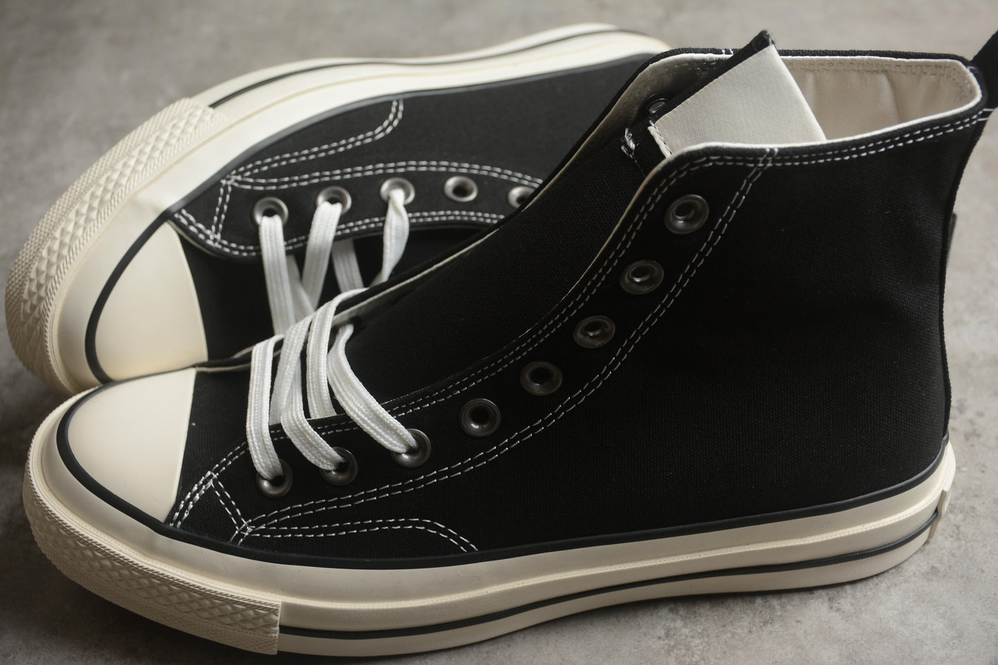 Converse basic black
