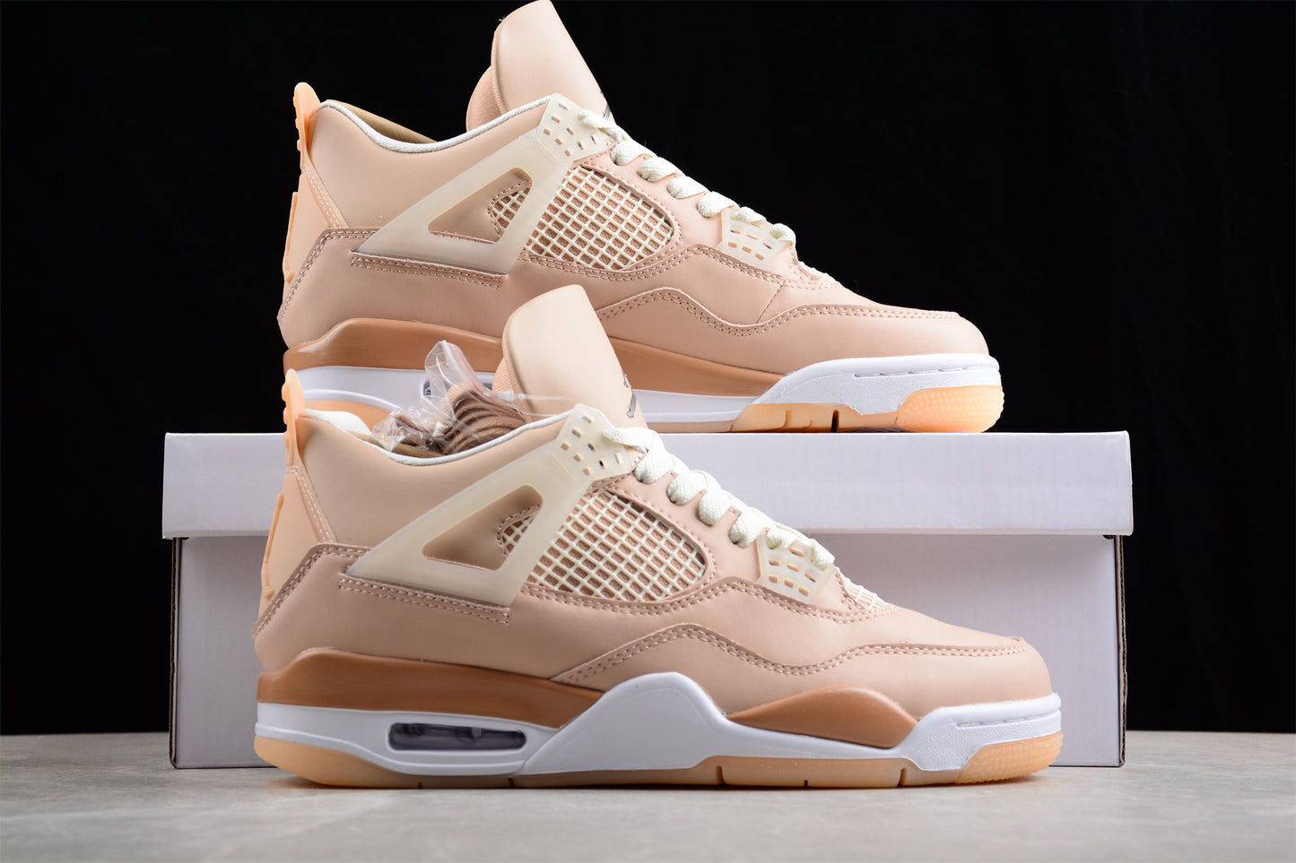 Jordan 4 shimmer
