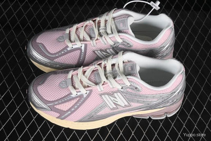 New Balance 1906R grey pink
