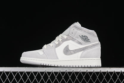 Jordan 1 Mid smoke grey