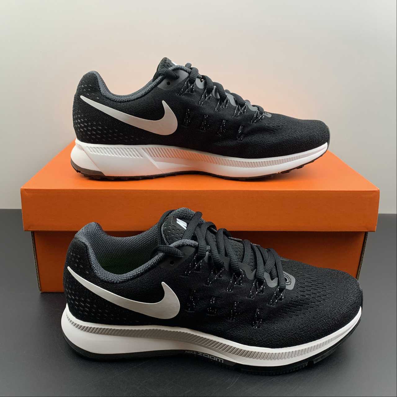 Zoom Pegasus 33 black white