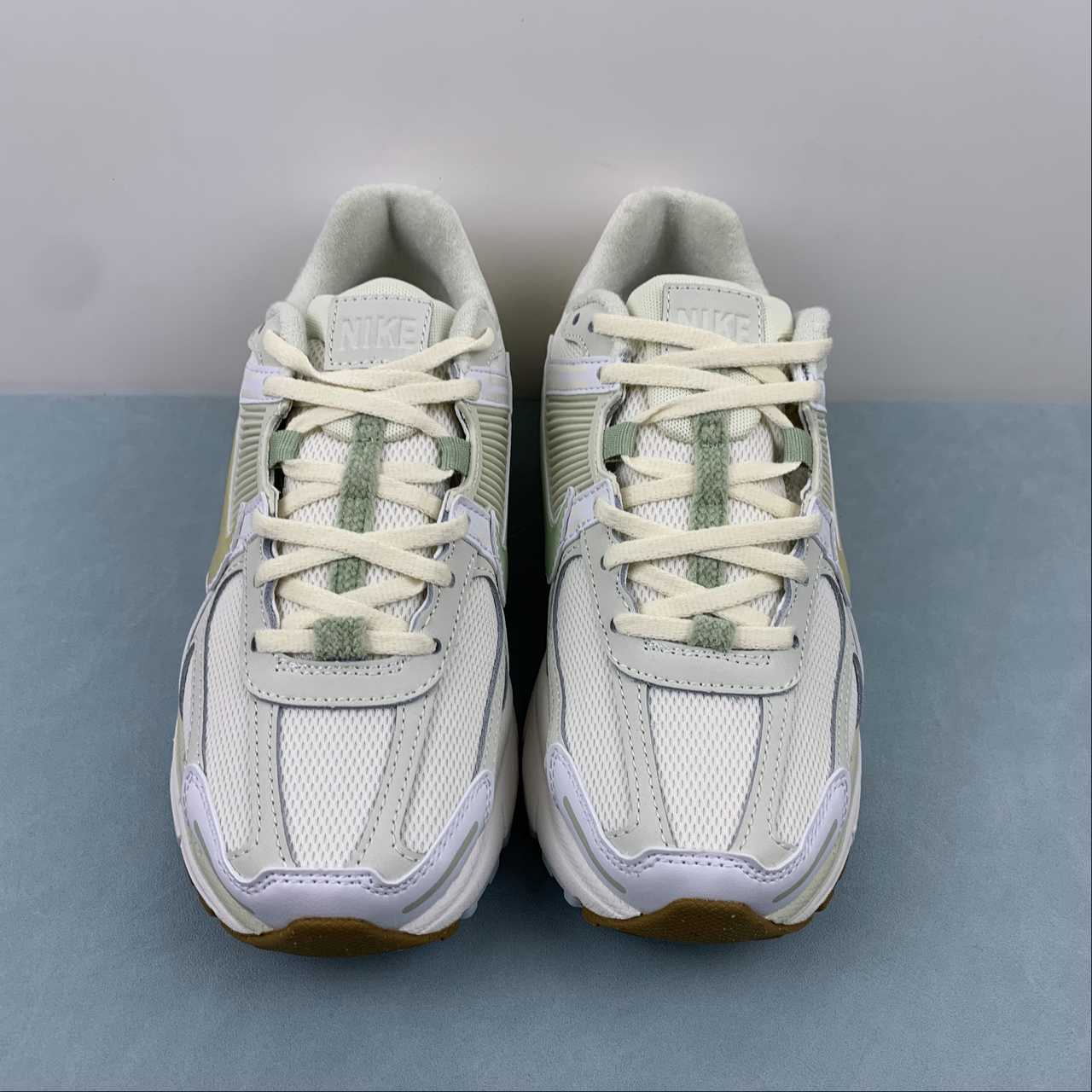 Zoom Vomero 5 light bone