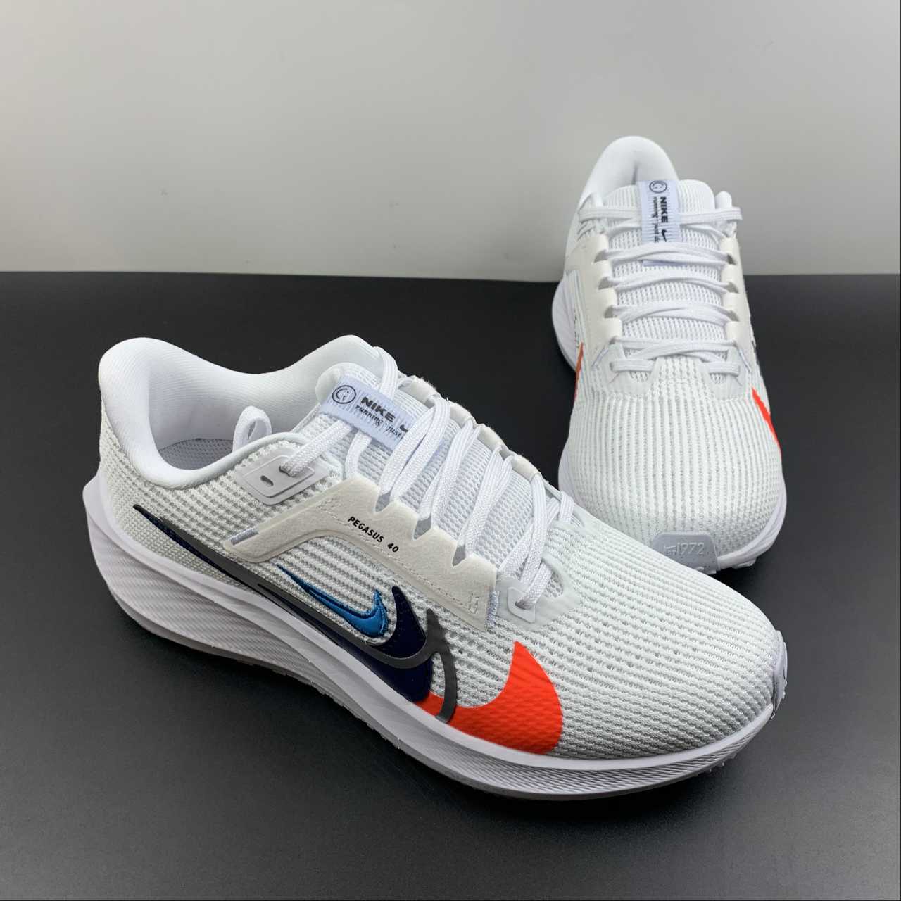Zoom Pegasus 40 white colors