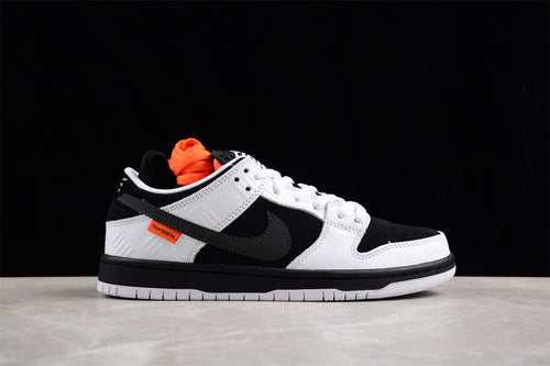 Dunk SB Low tightbooth